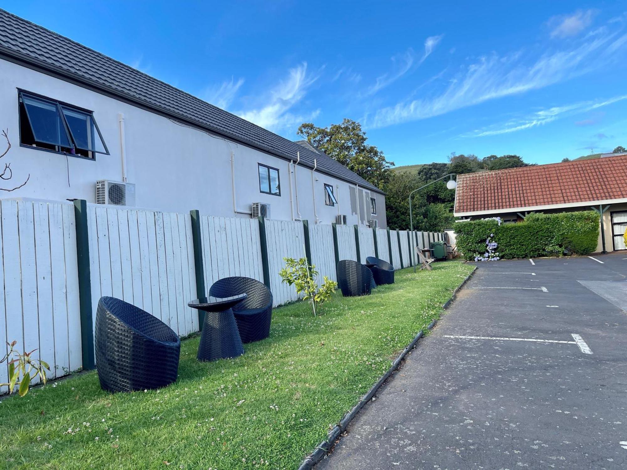 Tudor Court Motor Lodge Auckland Exterior photo