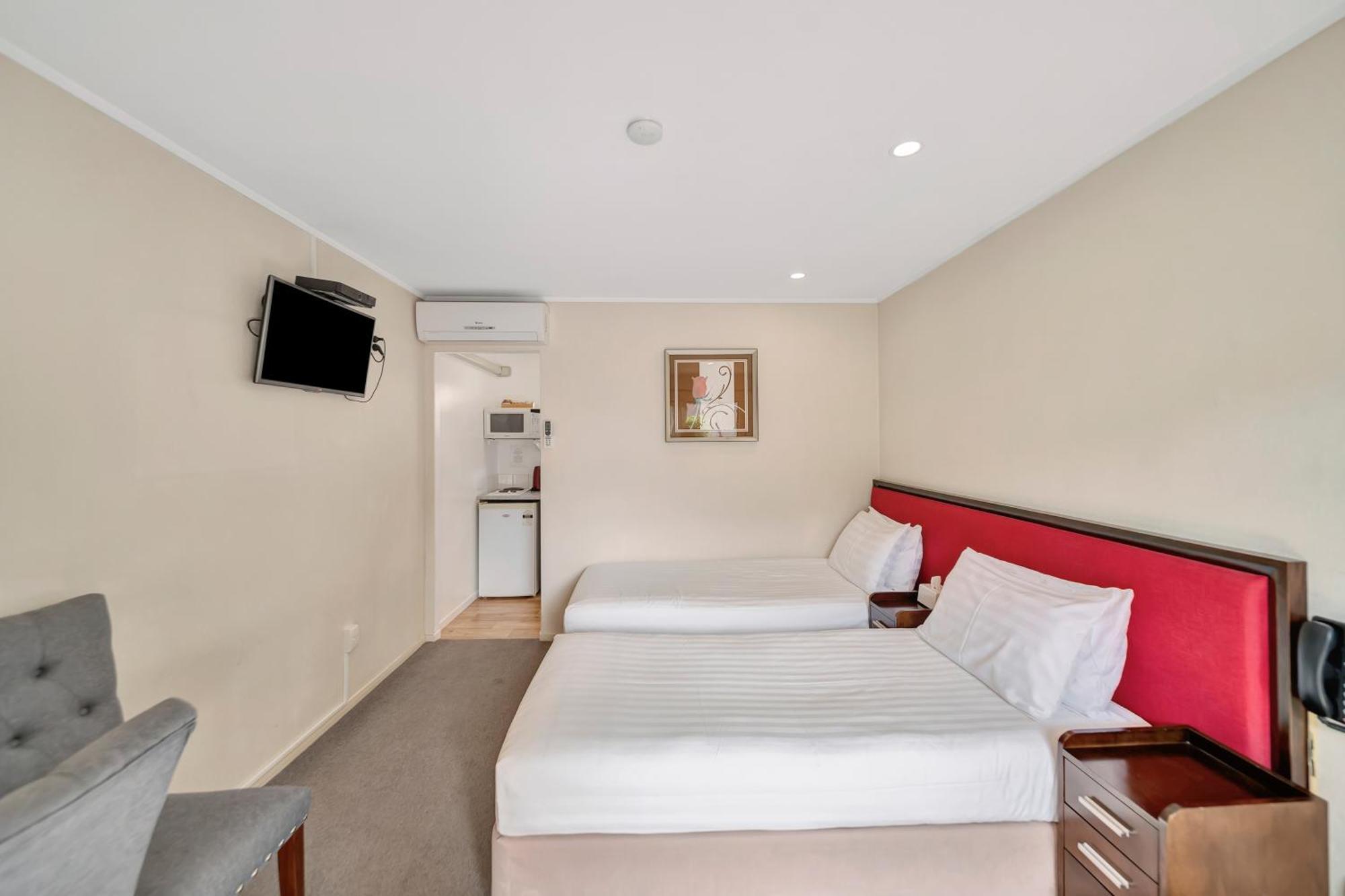 Tudor Court Motor Lodge Auckland Exterior photo