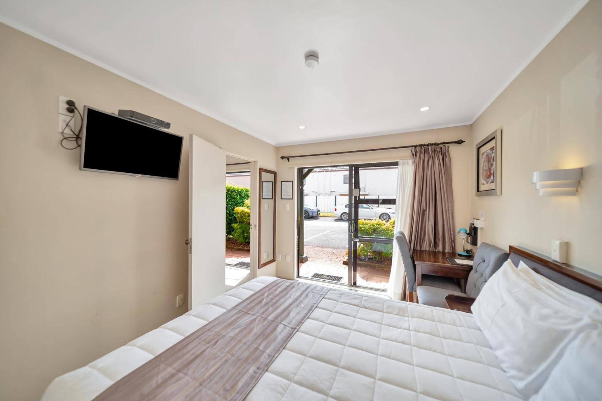 Tudor Court Motor Lodge Auckland Exterior photo