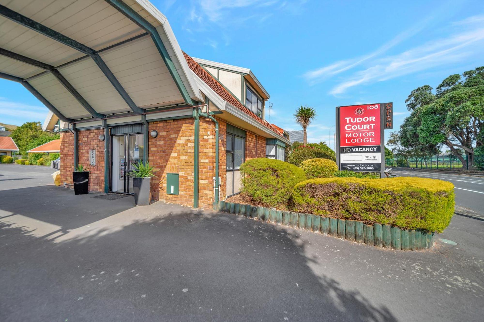 Tudor Court Motor Lodge Auckland Exterior photo