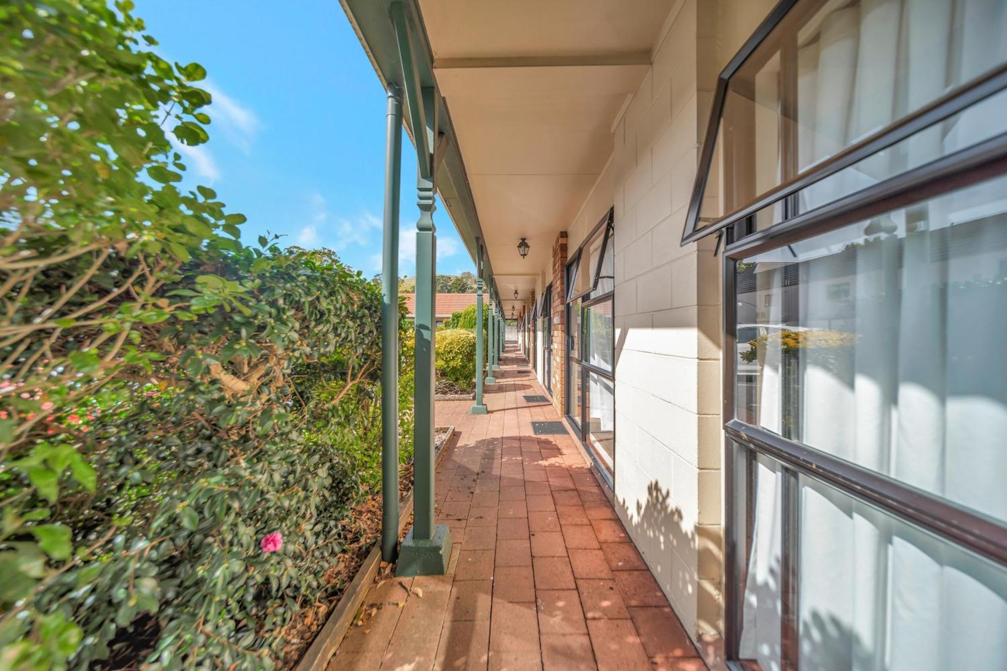 Tudor Court Motor Lodge Auckland Exterior photo