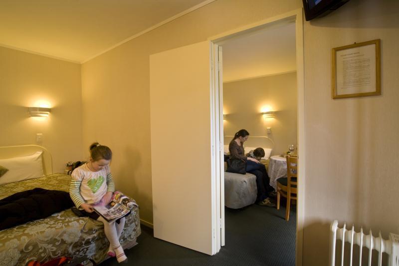 Tudor Court Motor Lodge Auckland Exterior photo