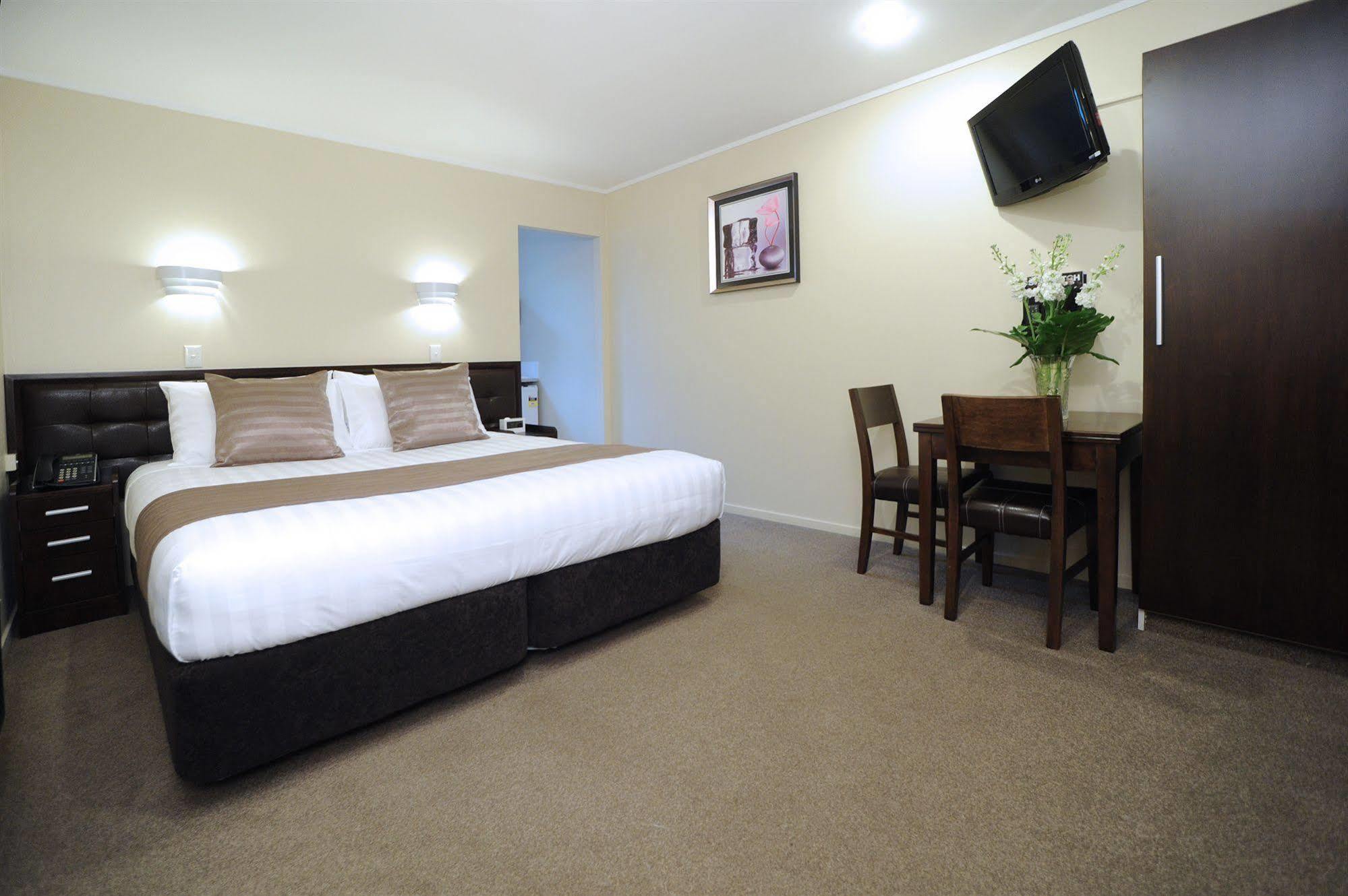 Tudor Court Motor Lodge Auckland Exterior photo