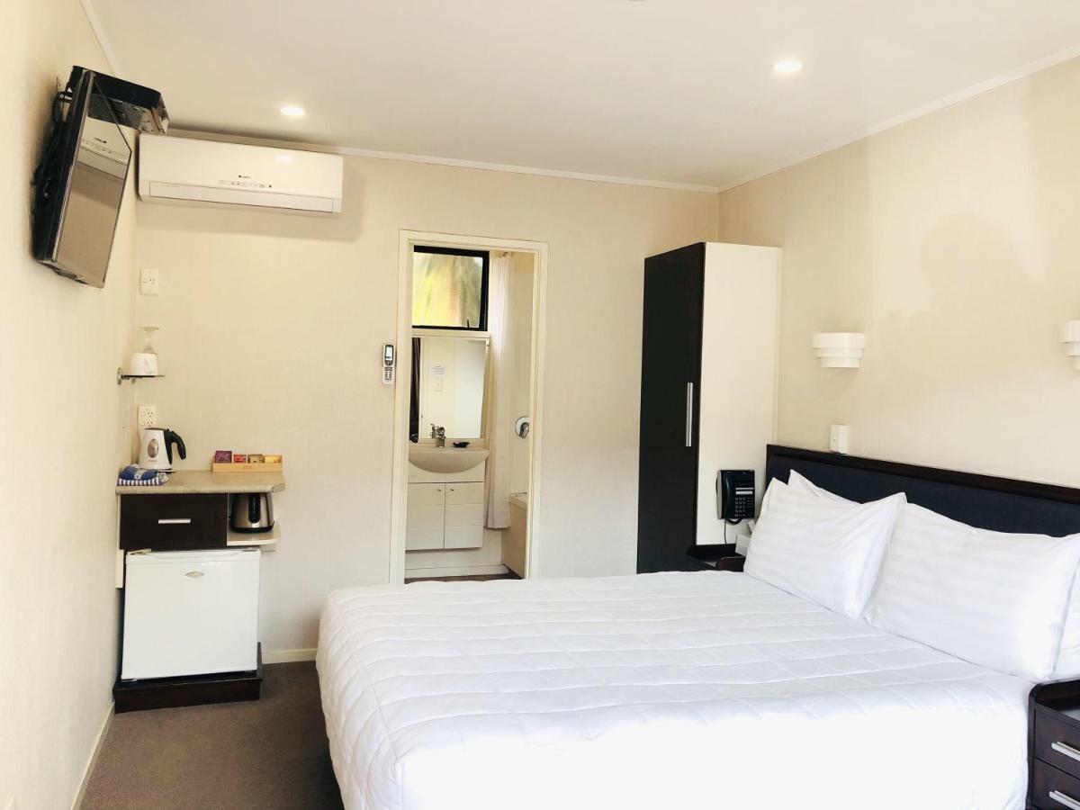 Tudor Court Motor Lodge Auckland Exterior photo